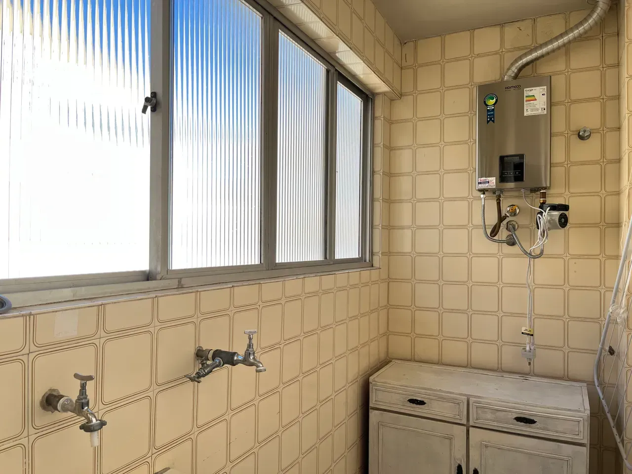 Unfurnished 2-bedroom apartment with parking space — photo 10