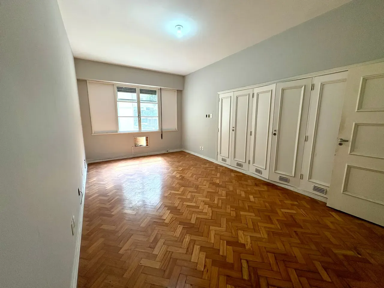 Apartamento, 215 m², com banheira — photo 3