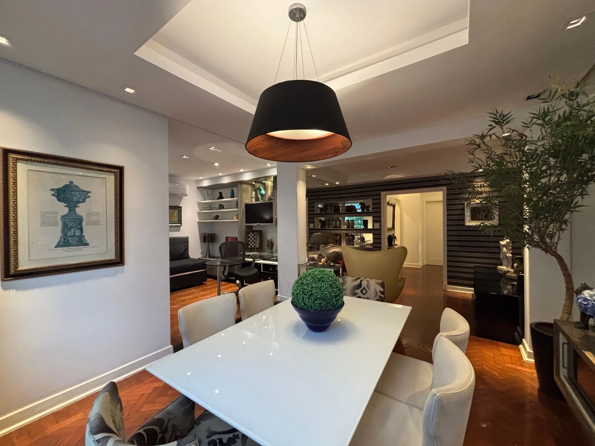 Furnished 1-bedroom apartment with 2 bathrooms — photo 16