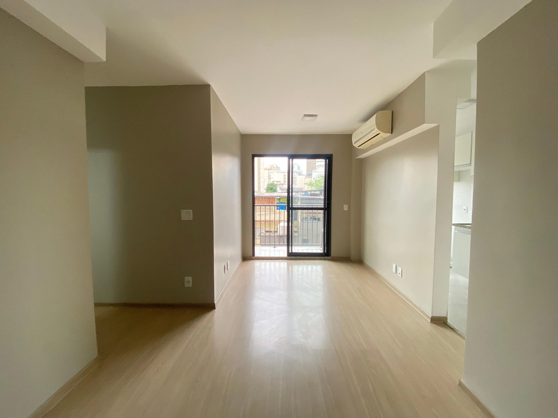 Apartment, 55 m², with wood or laminate floors — photo 7