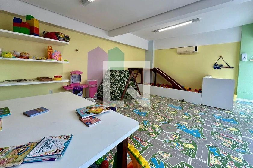 2-bedroom apartment in a building with a gym — photo 24
