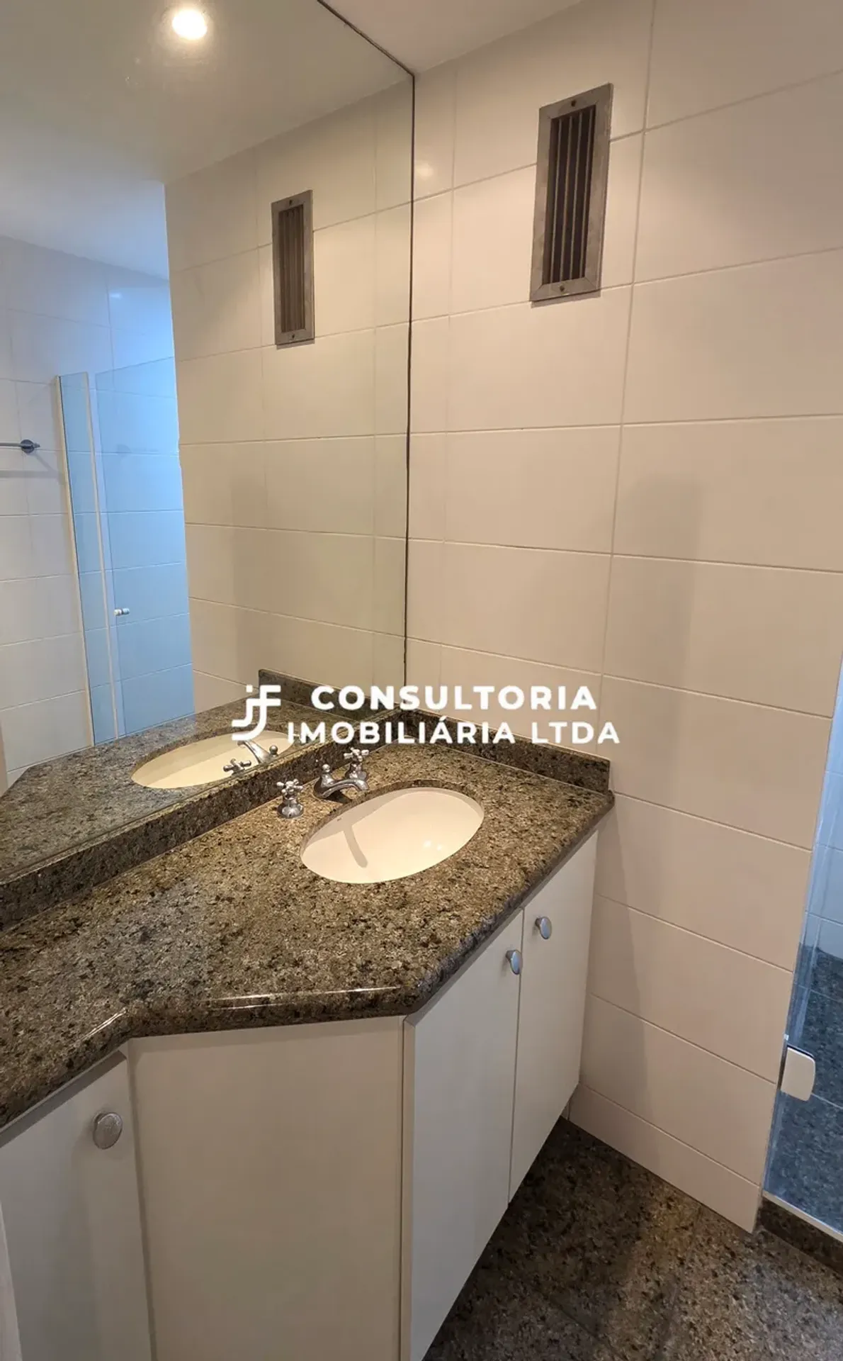 Квартира 99 м² з гардеробною та заскленим балконом — photo 36