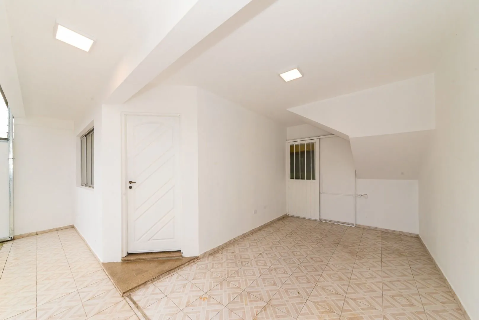 House, 170 m², with a jacuzzi — photo 23