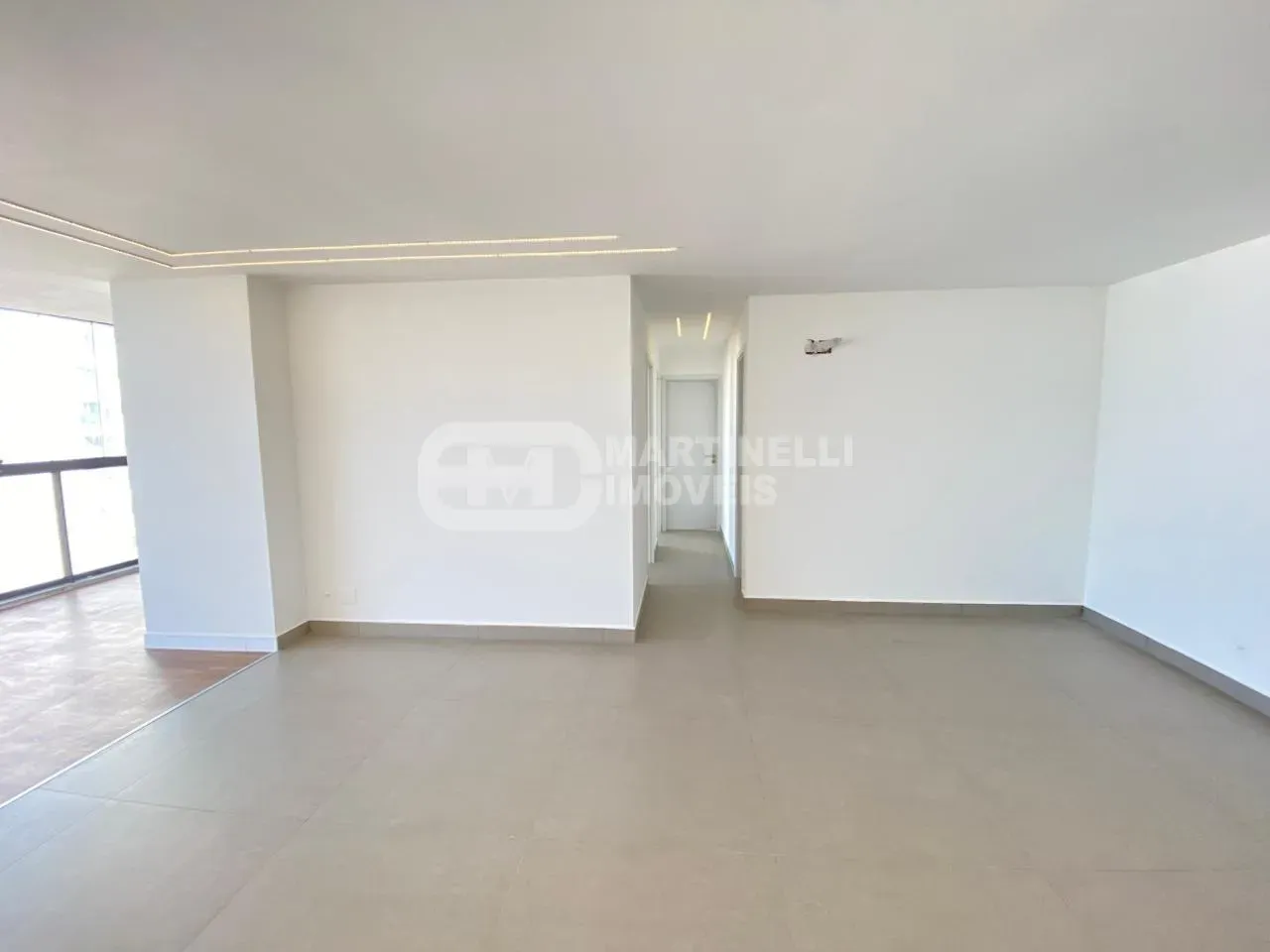 Glass-enclosed balcony in a 3-bedroom apartment, 119 m² — photo 11