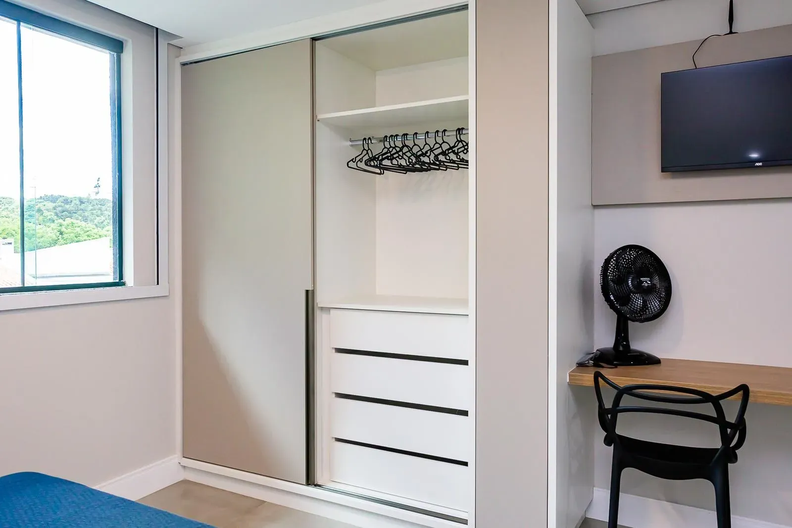 Furnished 27 m² apartment with 1 en-suite and no parking — photo 13