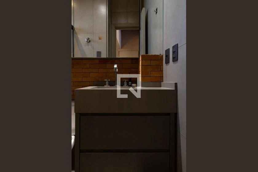 Квартира 48 м² з пральною машиною та робочим місцем — photo 16