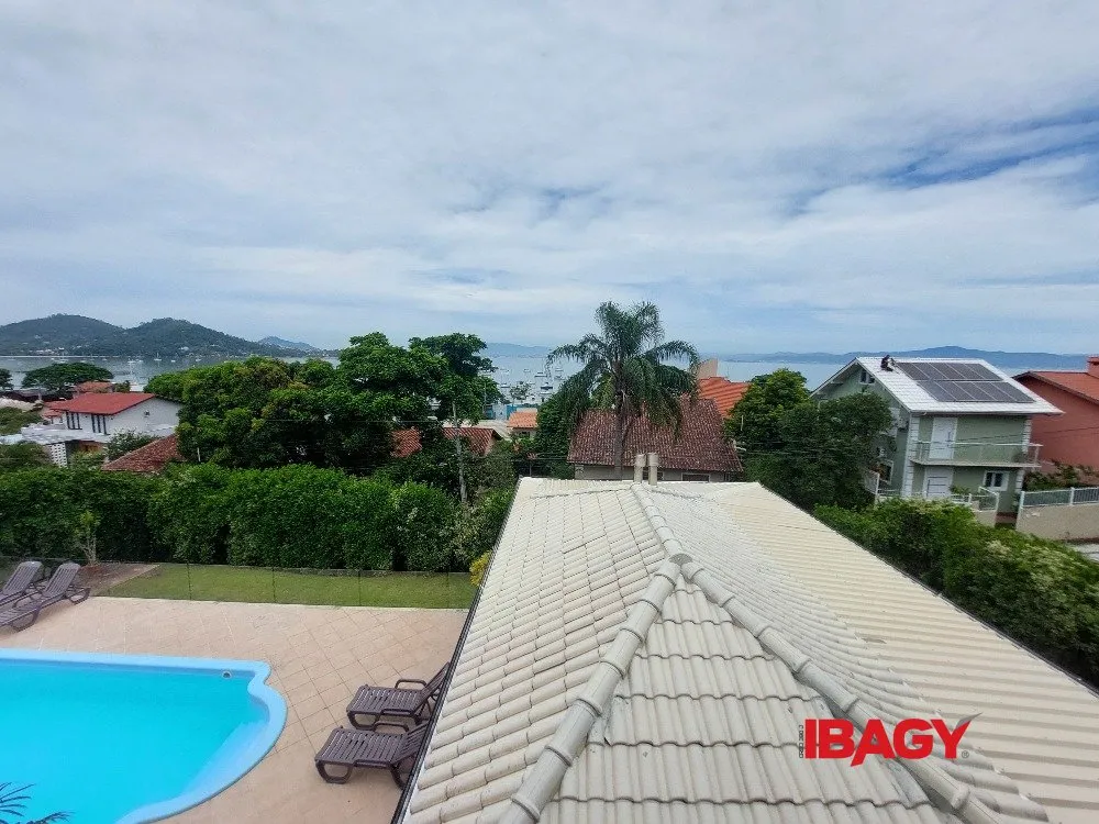 17 m² apartment with a grill on the balcony and a water view — photo 6