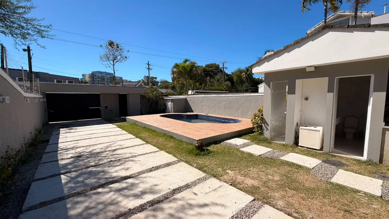 Casa sem mobília com 5 quartos e churrasqueira na varanda — photo 11