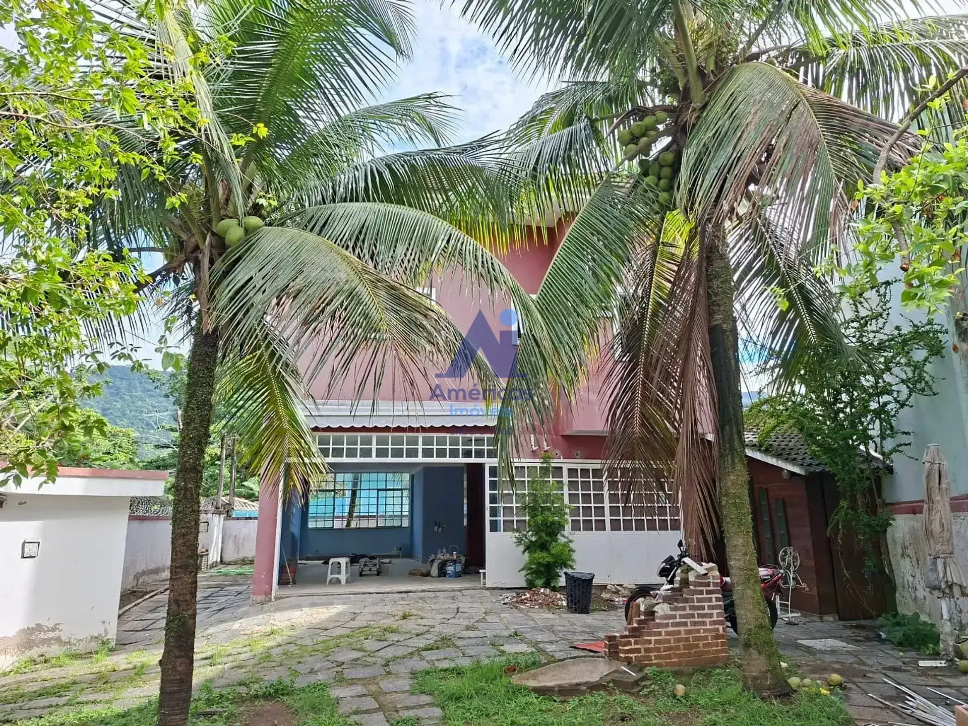 Casa sem mobília com churrasqueira na varanda — photo 2