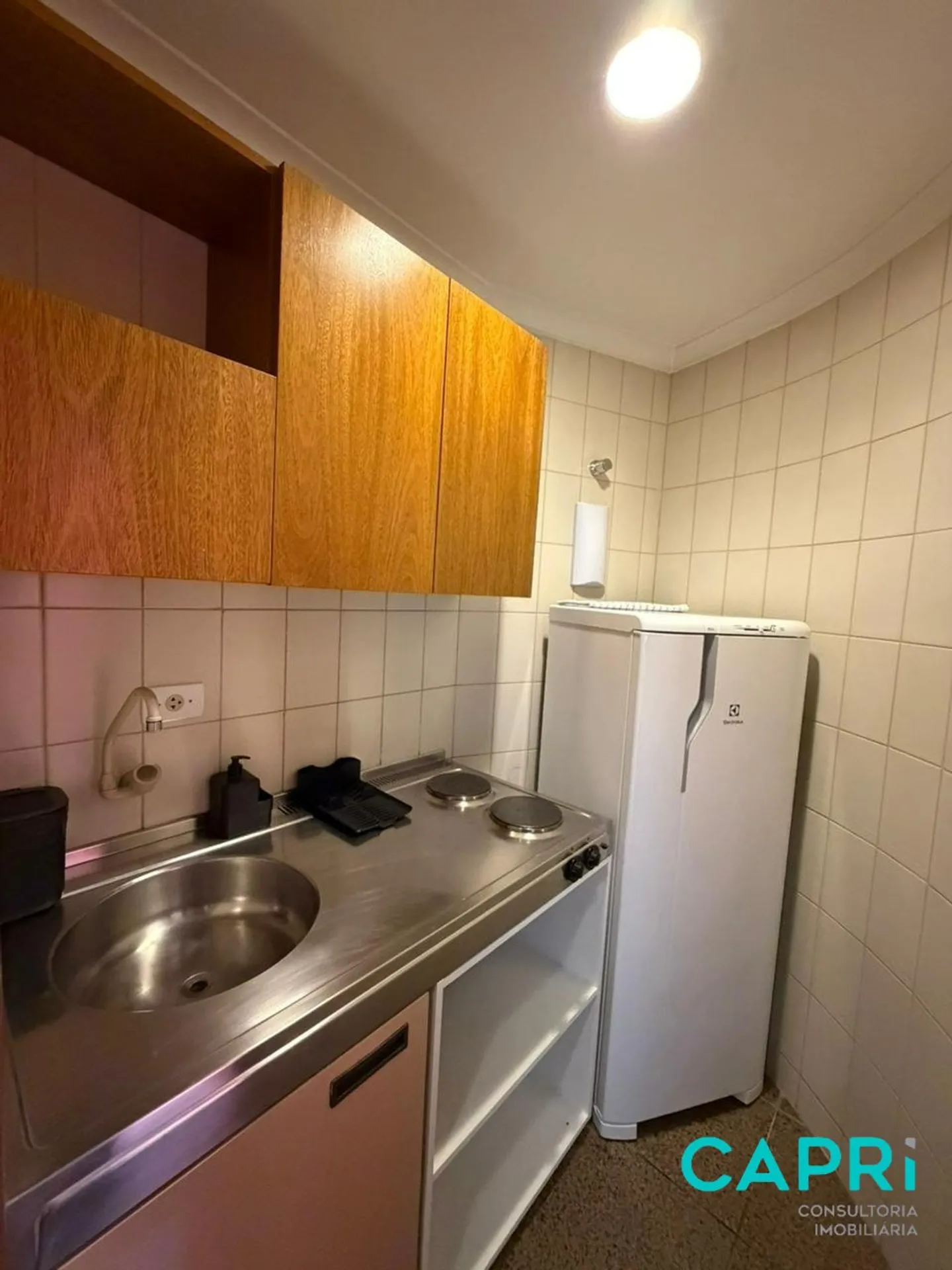 One-bedroom apartment with a washing machine — photo 4