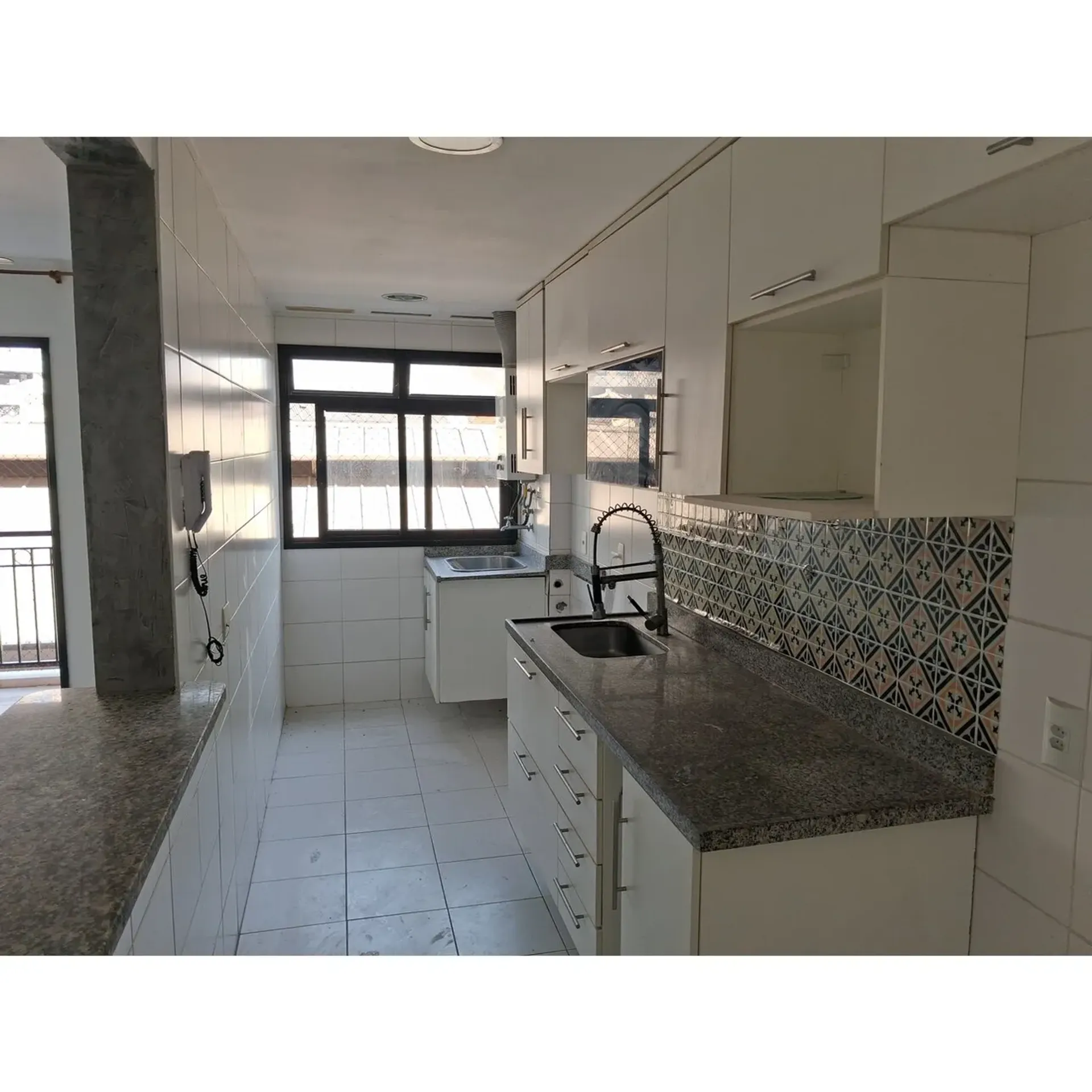73 m² 2-bedroom rental apartment with balcony — photo 2
