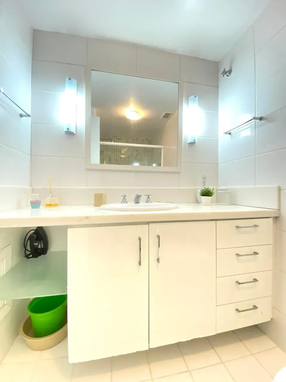 Furnished 2-bedroom apartment with 2 bathrooms — photo 15