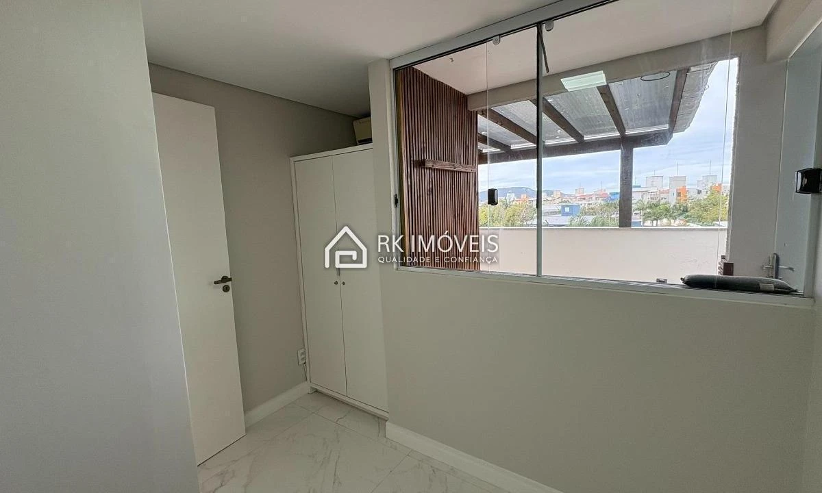3-bedroom apartment with an open-plan kitchen and en suite — photo 28