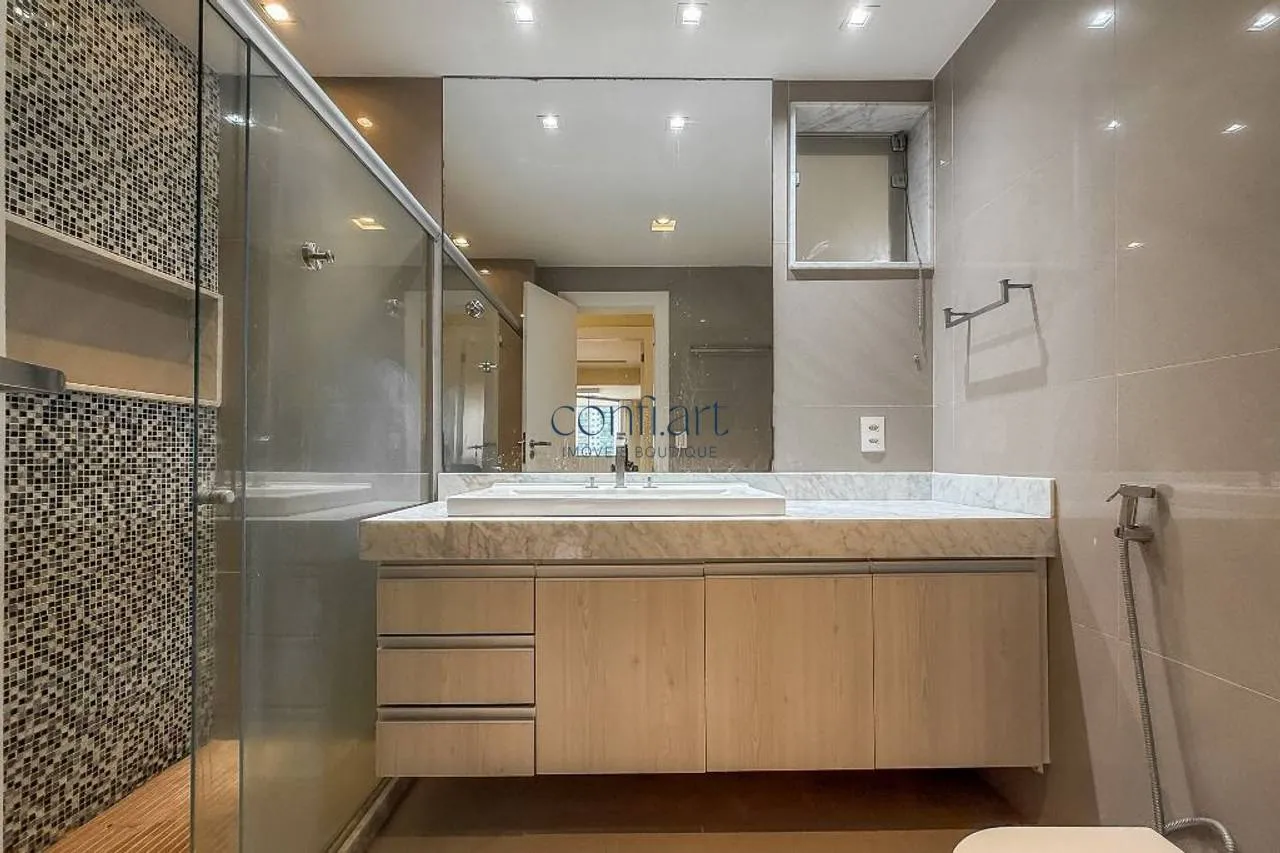 Apartamento, 300 m², com jacuzzi — photo 17