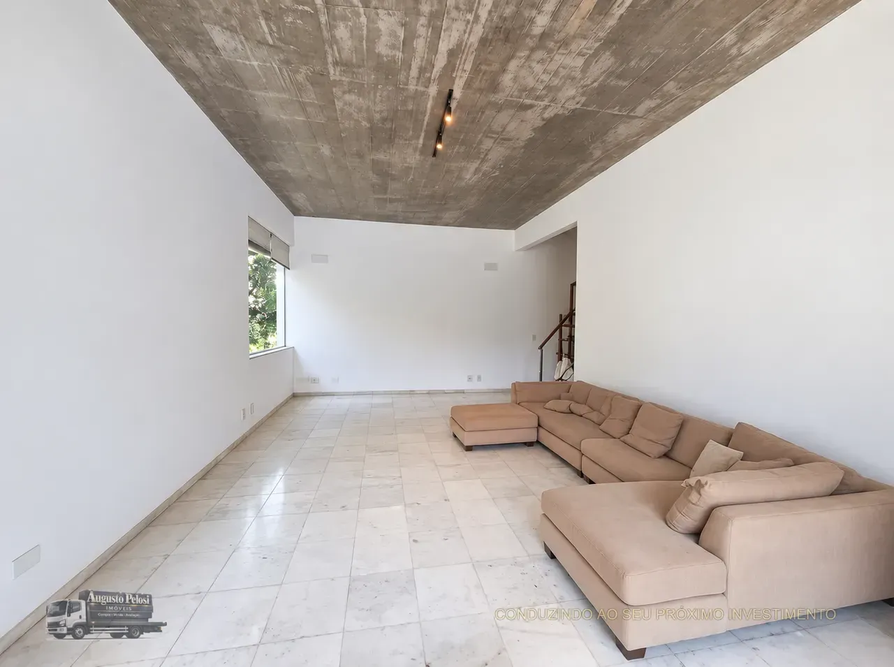 550 m² house with a grill on the balcony and a water view — photo 3
