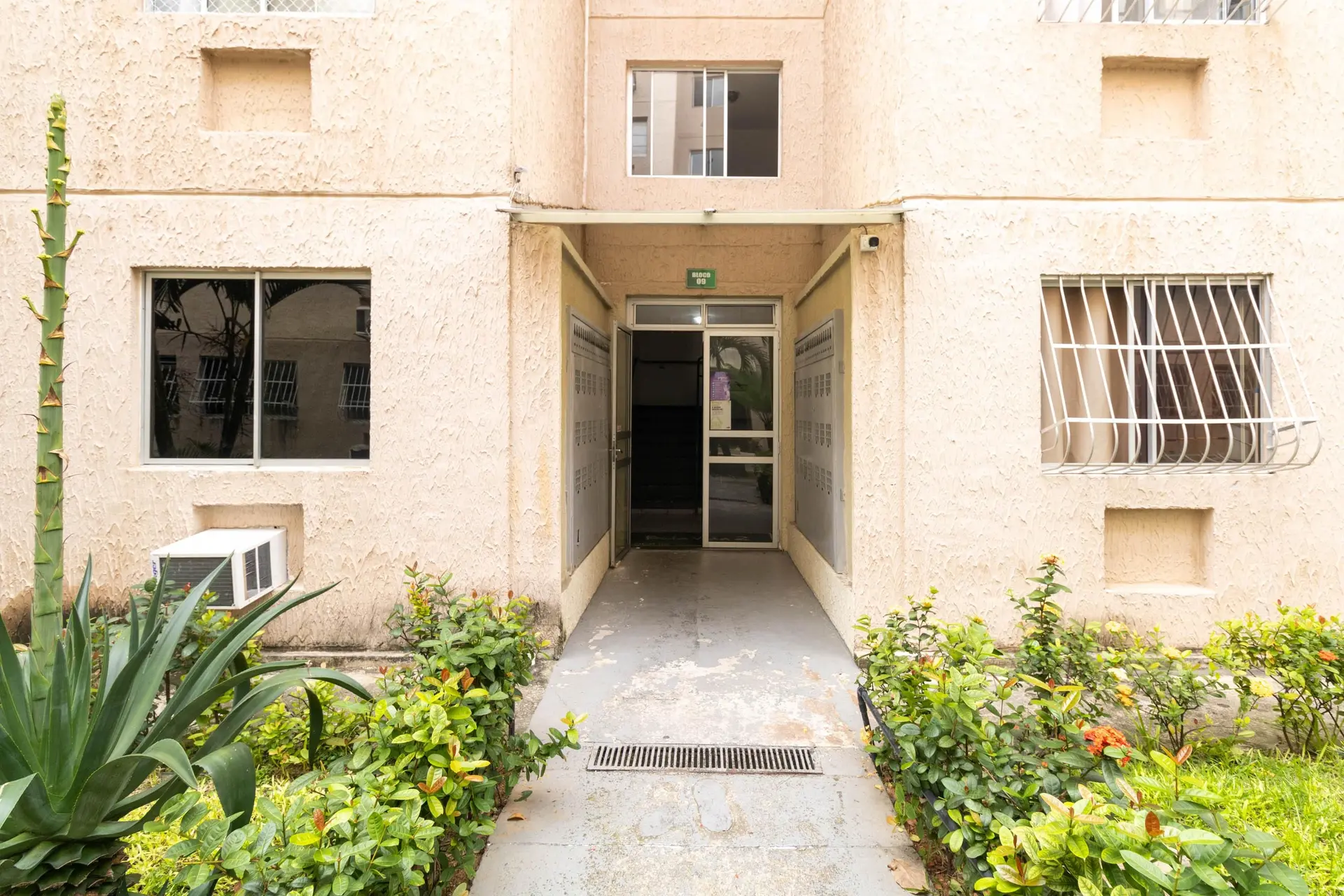 2-bedroom rental apartment with a balcony — photo 3