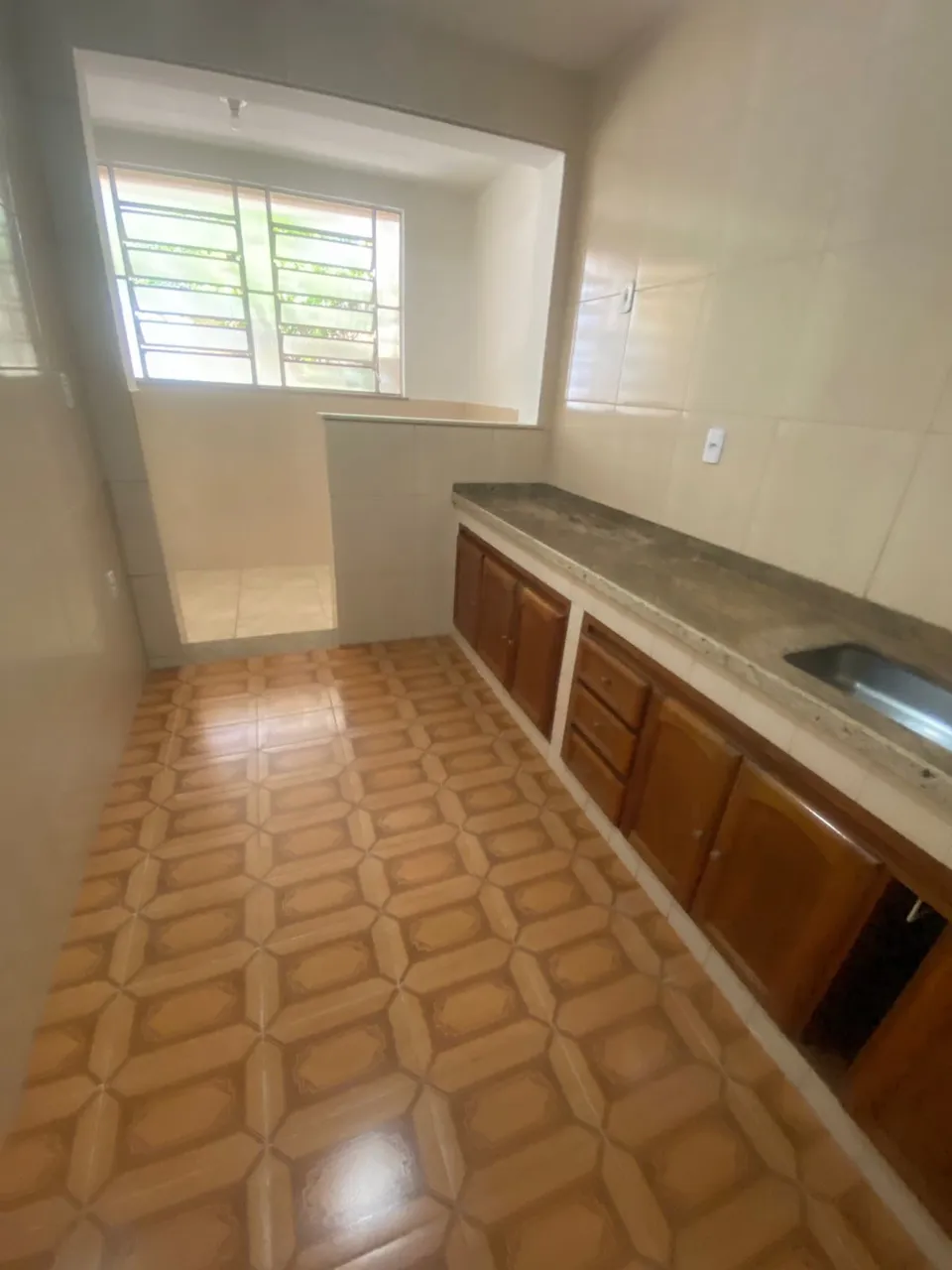 House with 2 bedrooms and 1 parking spot, enclosed kitchen — photo 7