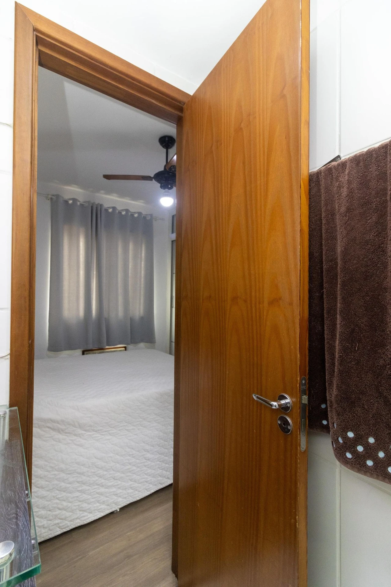 Furnished 2-bedroom apartment with balcony — photo 48