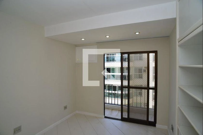 Apartamento para aluguel com 3 quartos e varanda de vidro — photo 20