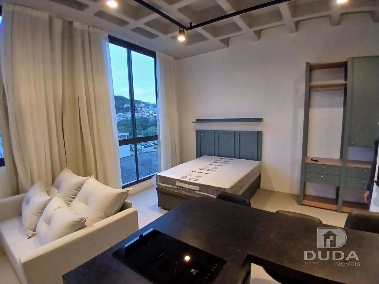 Furnished 1-bedroom apartment with balcony grill — photo 6