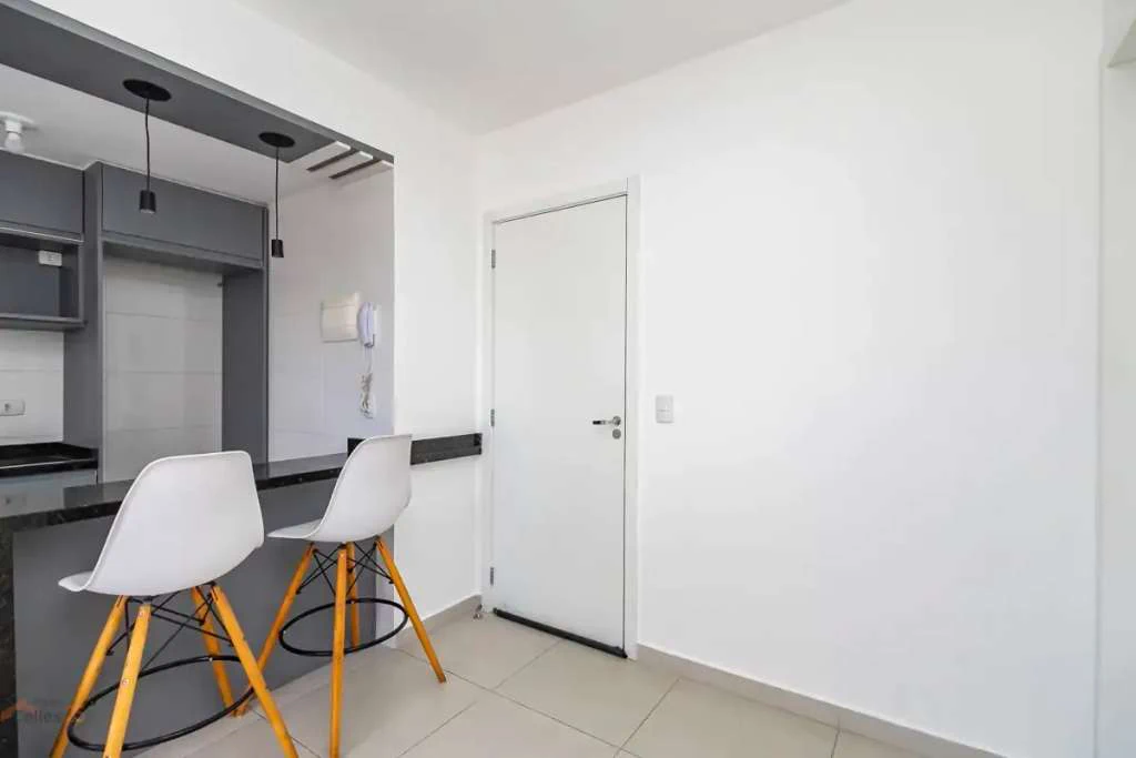 Ground-floor 1-bedroom apartment with an open kitchen — photo 3
