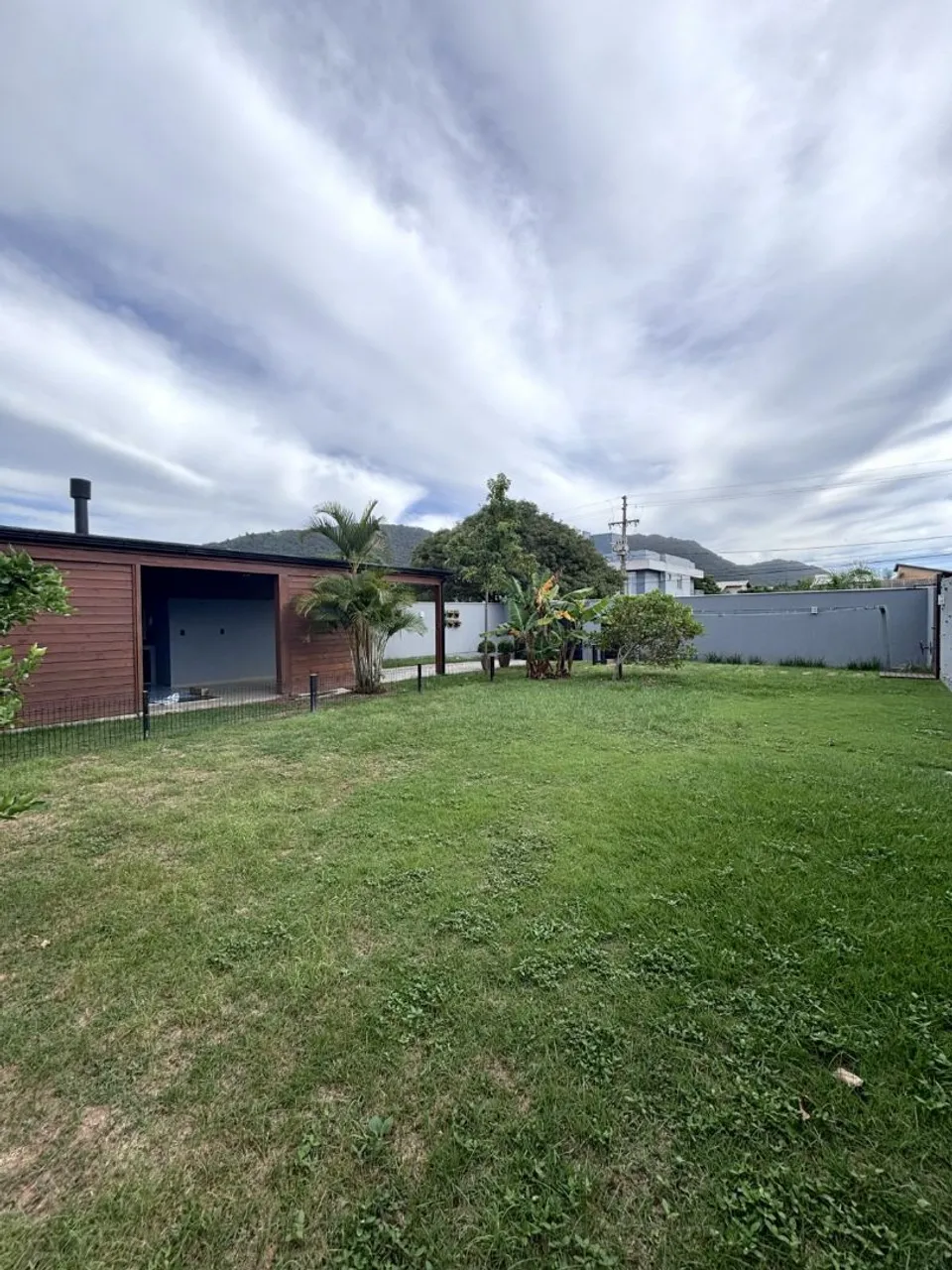 2-bedroom house with a grill on the balcony in Florianópolis — photo 4