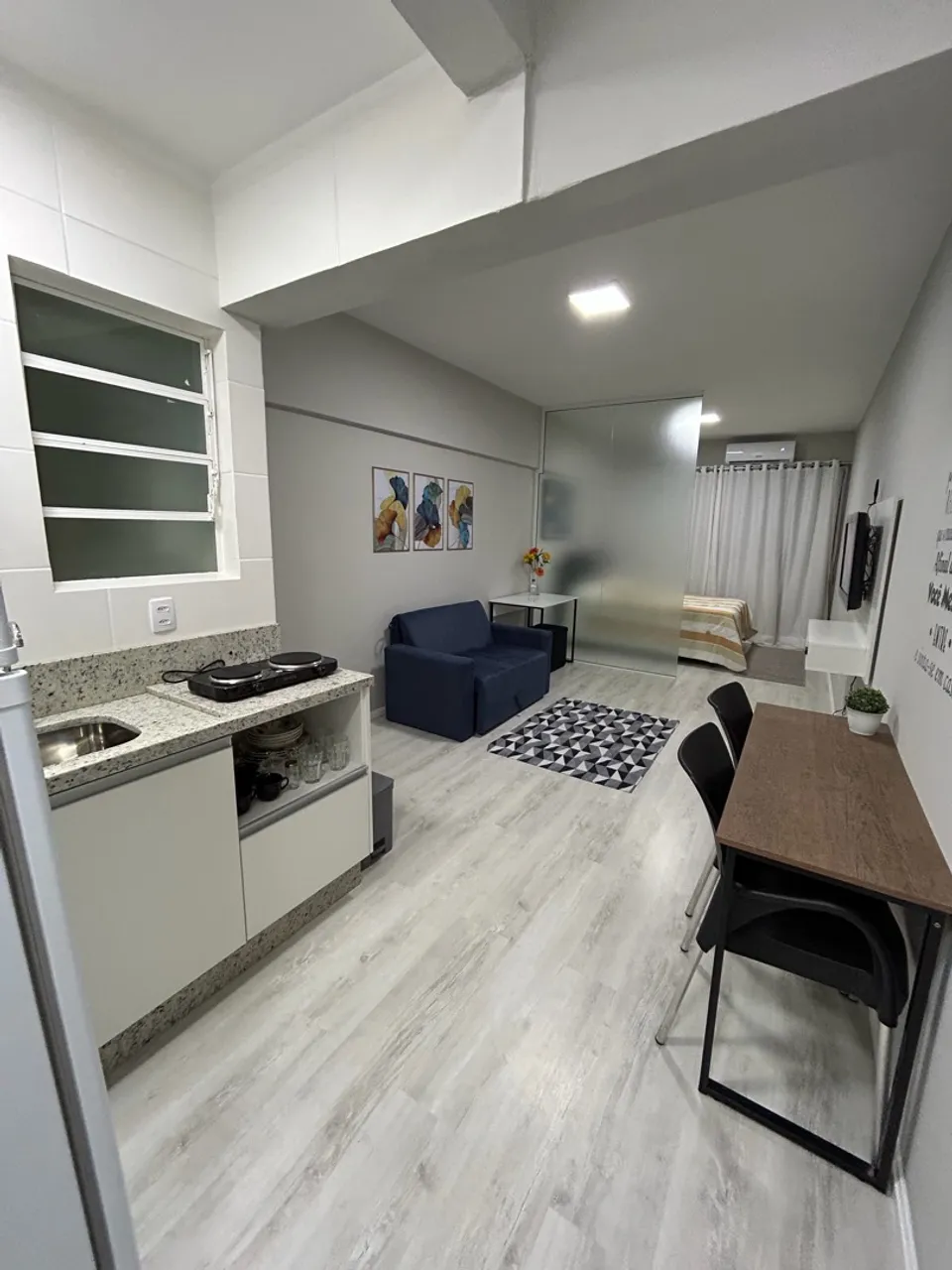 One-bedroom apartment with a dryer — photo 5