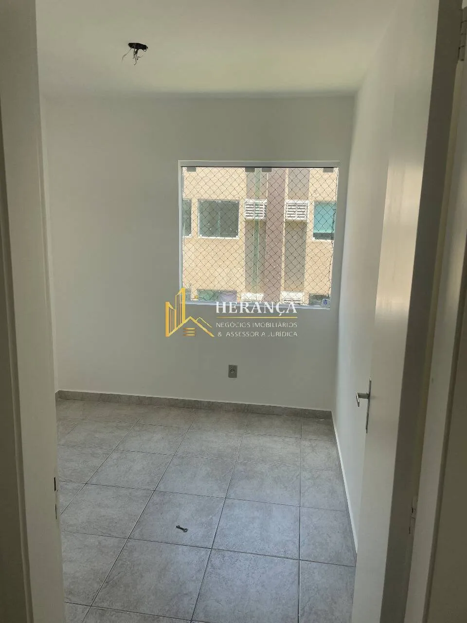 Apartamento sem mobília com 2 quartos e varanda — photo 11