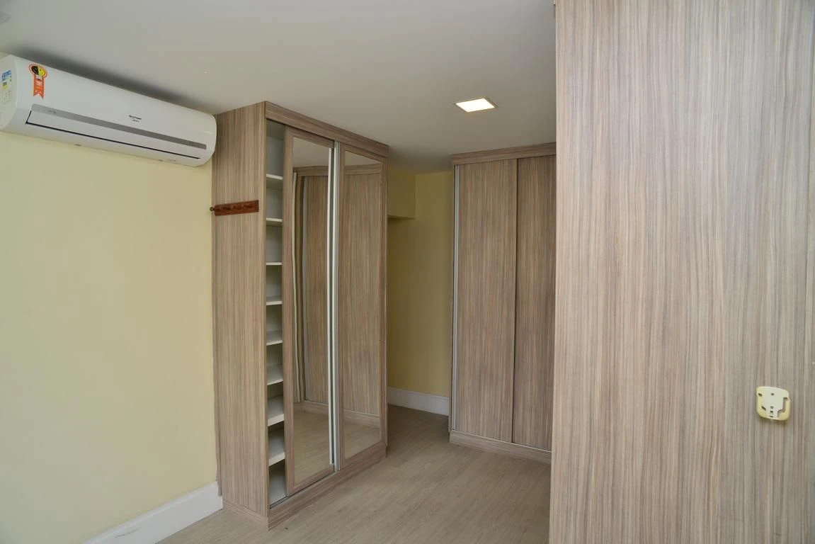 Ванна та 4 спальні: квартира 300 м² — photo 33