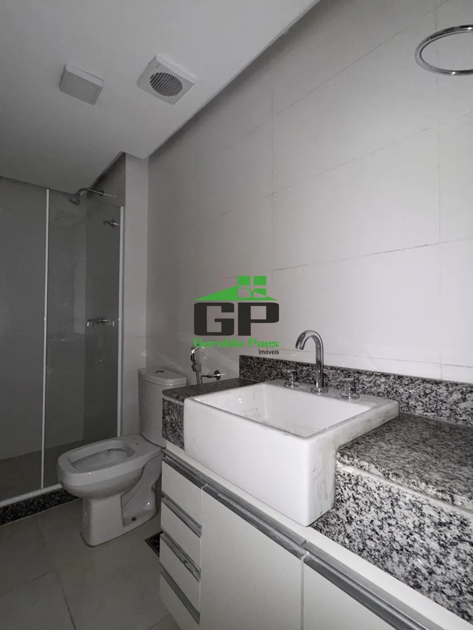 Квартира с 3 спальнями, балконом и 2 парковочными местами — photo 3
