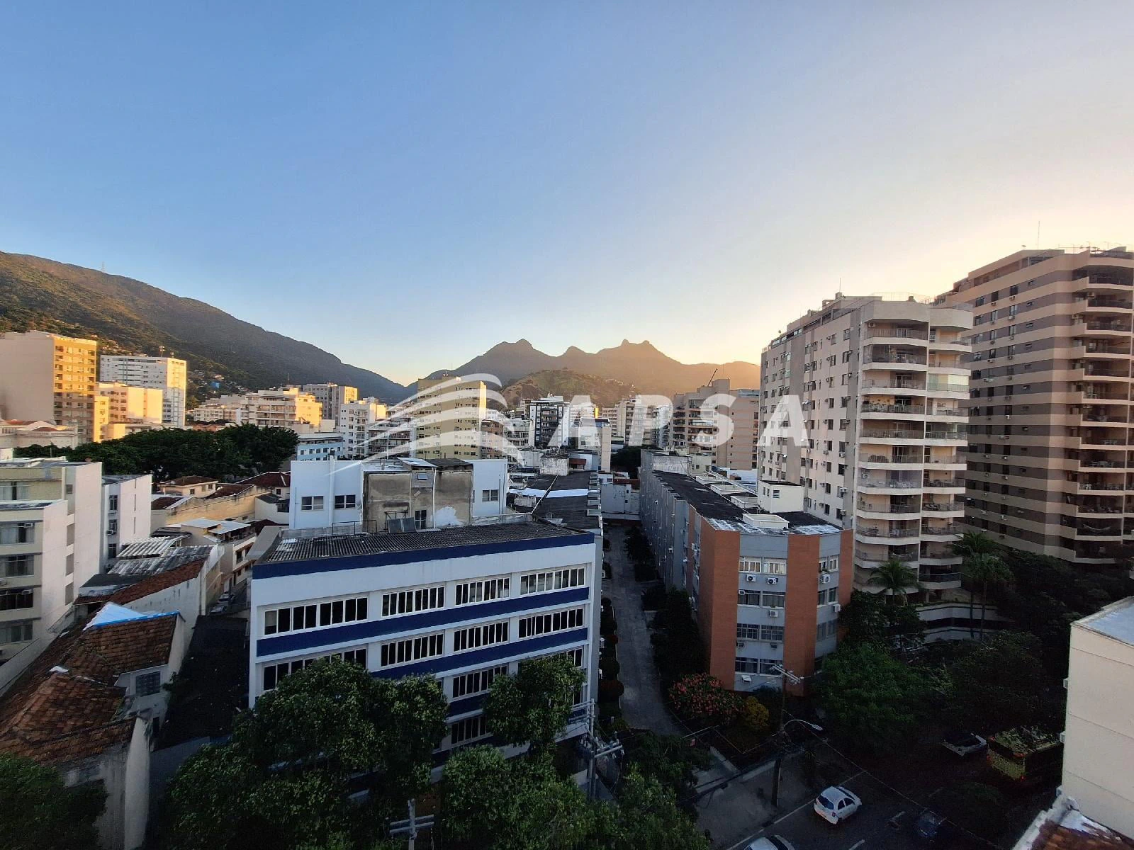 Mountain view in a 3-bedroom apartment, 120 m² — photo 5