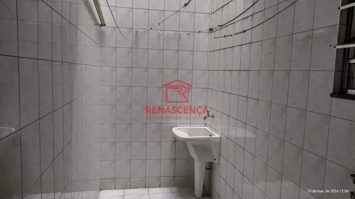 One-bedroom apartment with a washing machine — photo 15