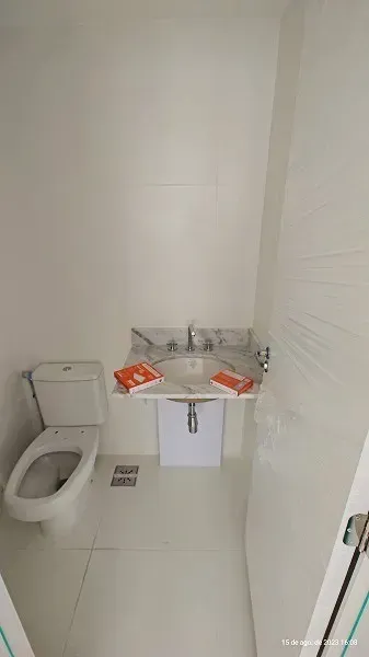 Apartamento sem mobília com vista para a cidade e montanhas — photo 22