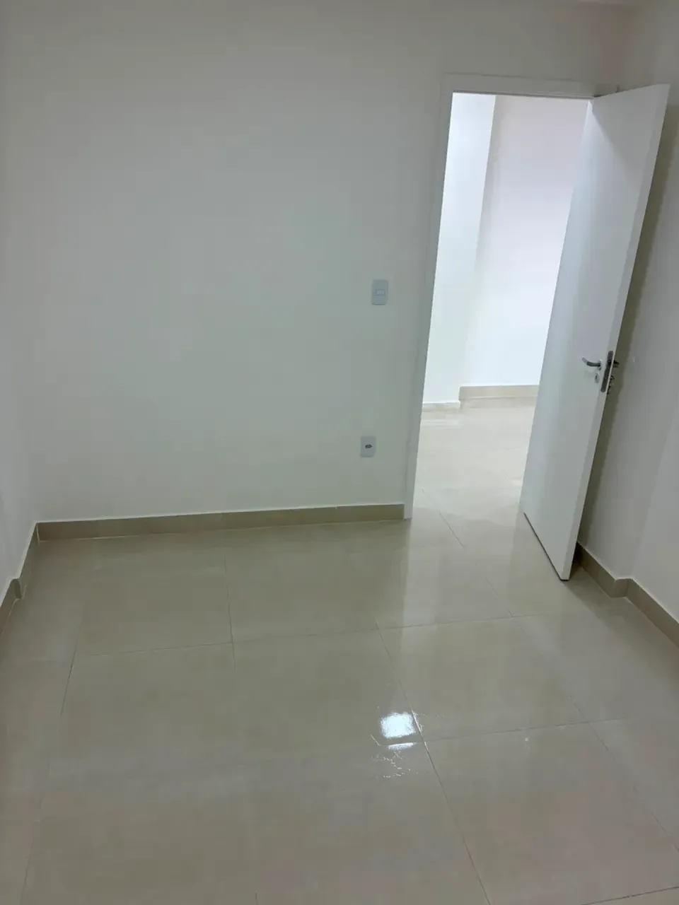 Apartamento de 1 quarto com mini-cozinha e box de vidro — photo 10