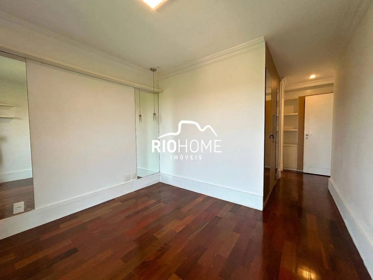 Apartment, 174 m², with a glass-enclosed balcony — photo 41