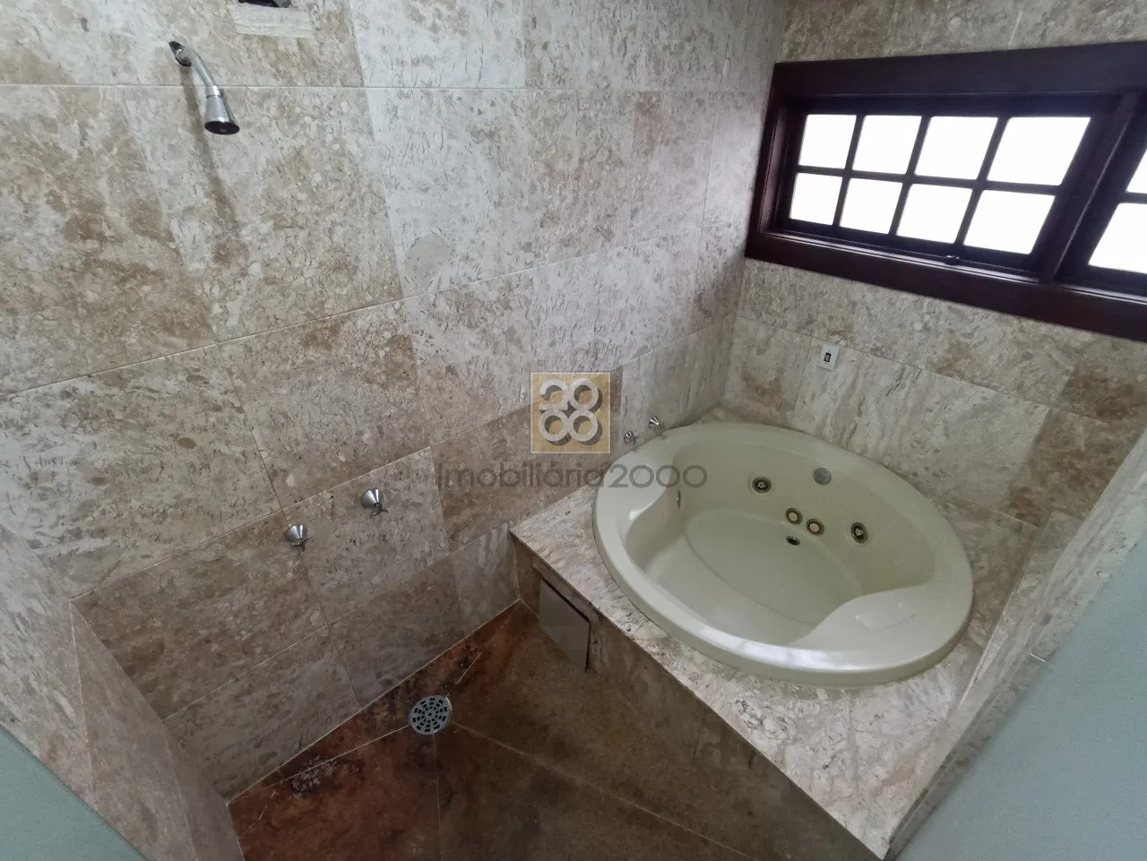 Casa, 187 m², com banheira — photo 15