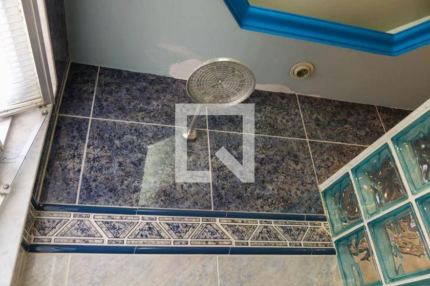 Furnished house with 4 bedrooms and 550 m² with air conditioning — photo 37