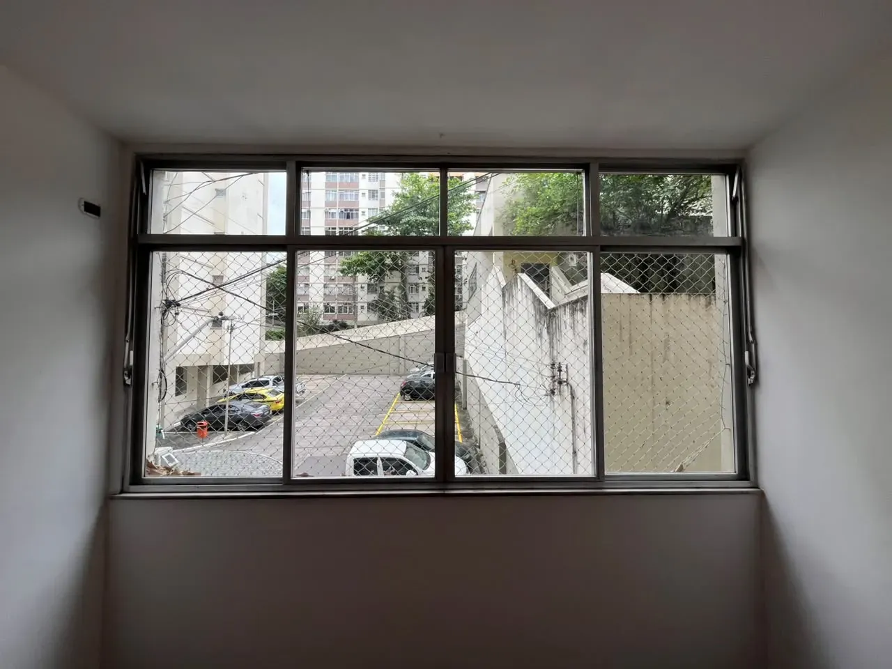 Apartment on the 1st floor with wood or laminate floors — photo 13