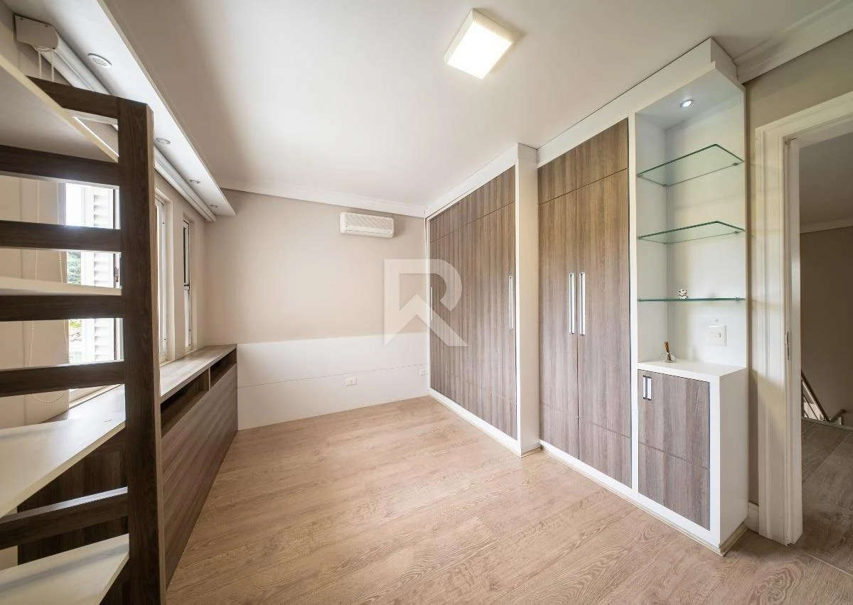 Furnished house, 400 m², with a bathtub — photo 36