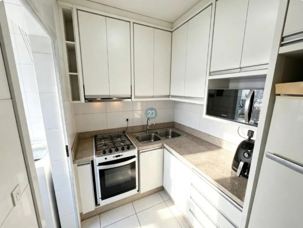 Apartamento dúplex amueblado con 3 suites y 2 plazas — photo 7