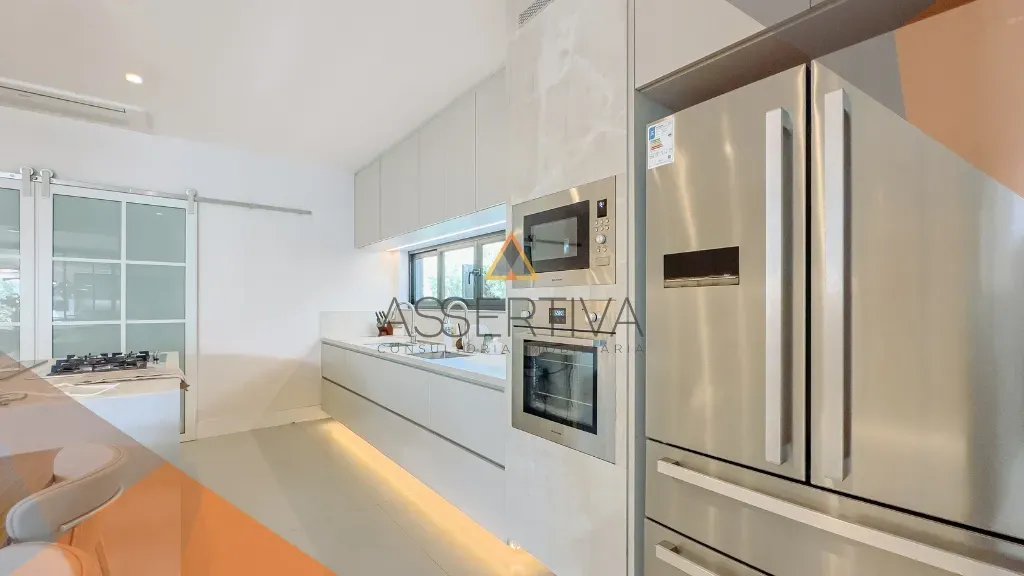 Furnished house with 5 en-suite bedrooms and integrated kitchen — photo 4