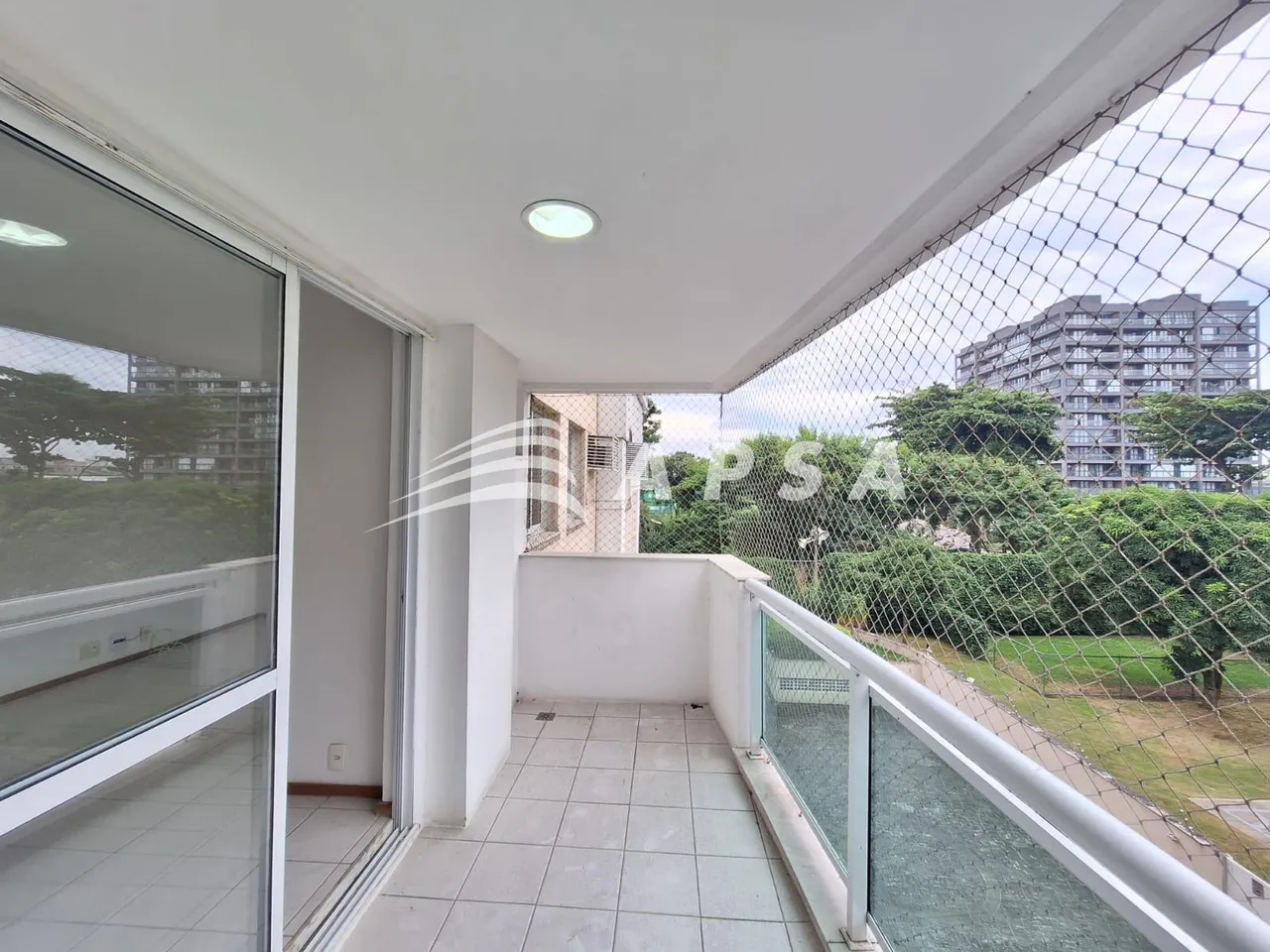 Unfurnished apartment with 2 bedrooms and home office — photo 14
