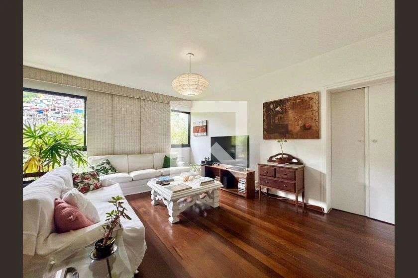 Apartment with 4 bedrooms and an en-suite bathroom — photo 10
