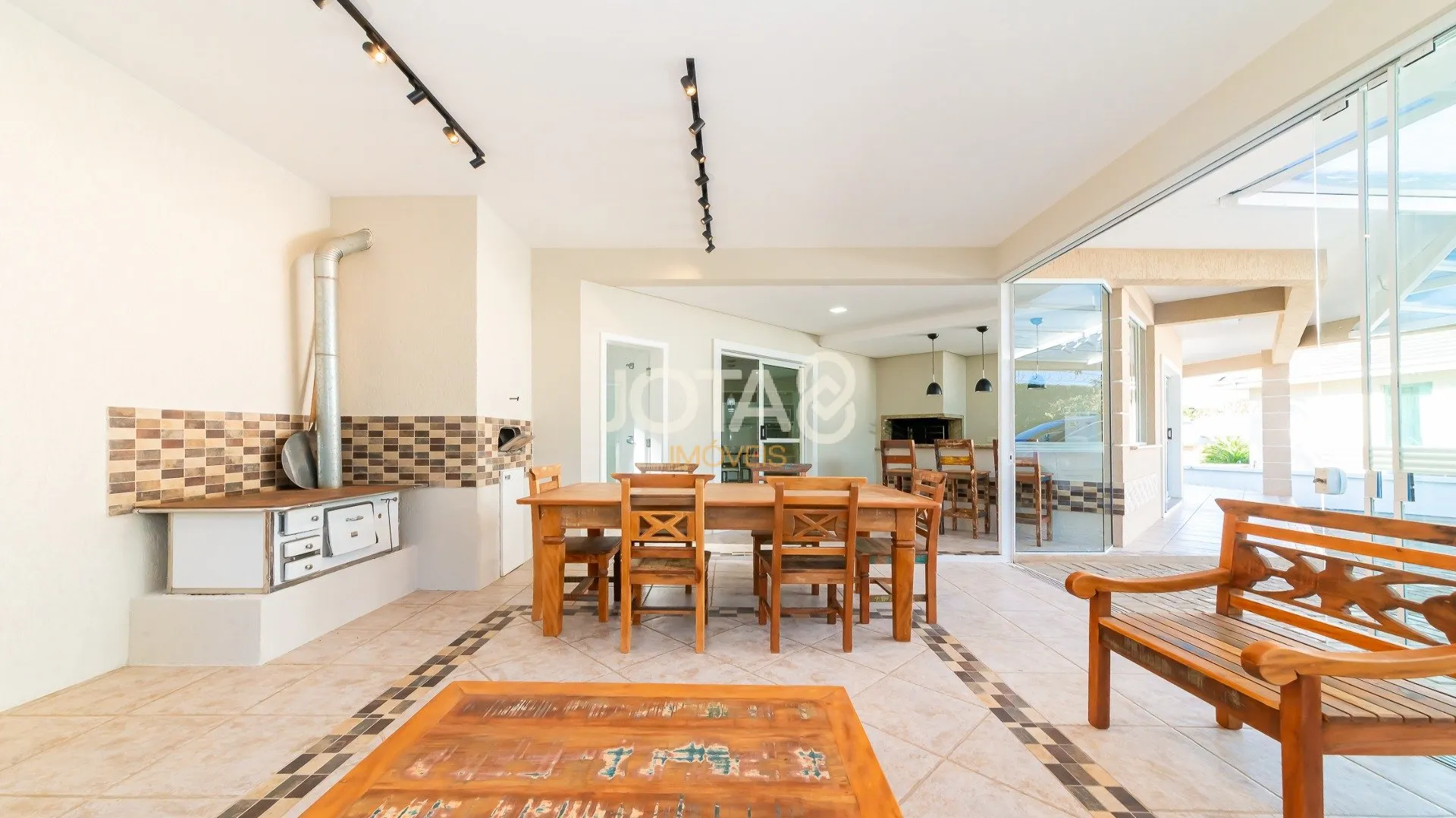 House with 3 bedrooms, 345 m² and 6 parking spaces — photo 21