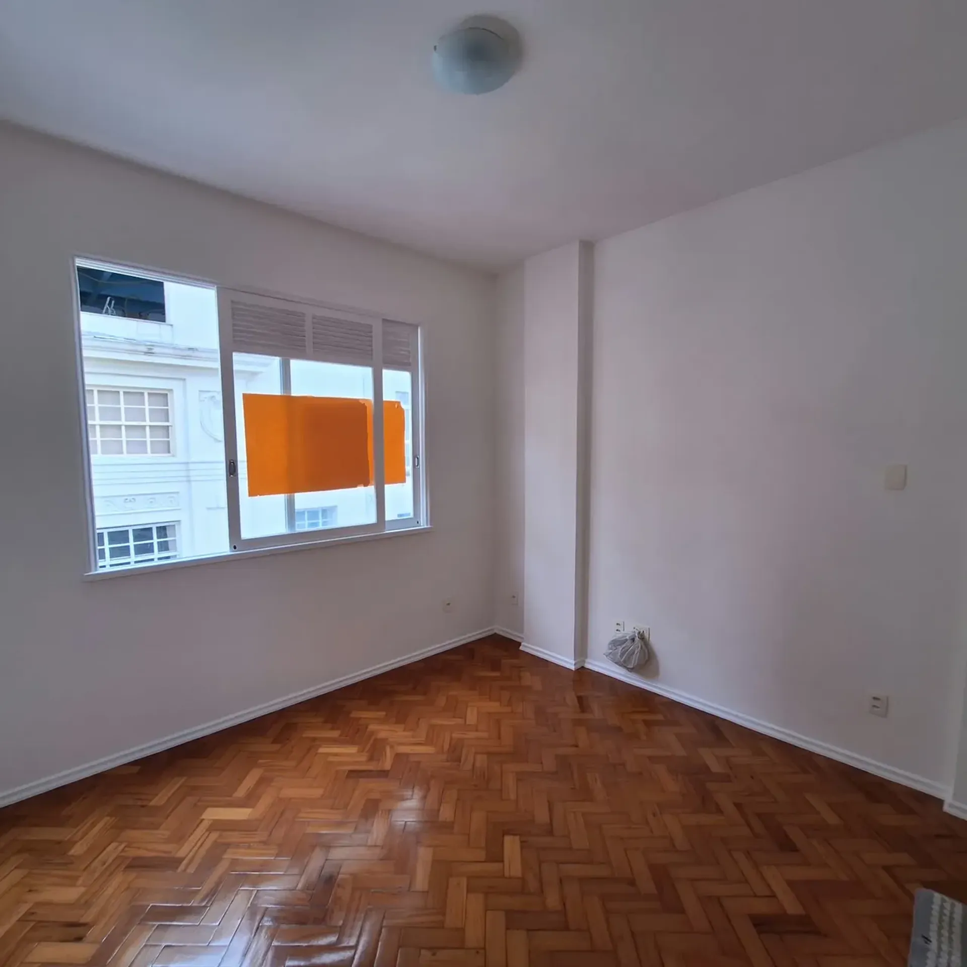 Apartment on the 6th floor with wood or laminate floors — photo 11