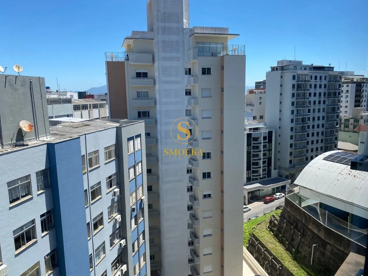 Apartamento de 54 m² con 1 suite y balcón de vidrio — photo 22