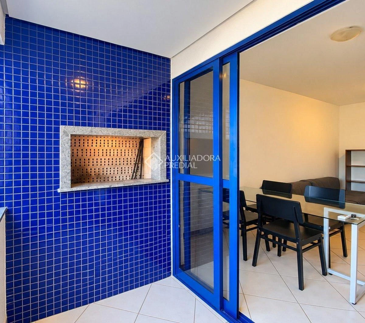 2-bedroom apartment with a washing machine in Florianópolis — photo 3