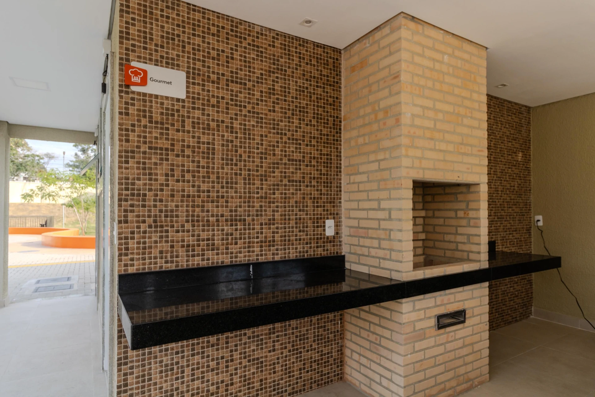 2-bedroom apartment in a building with a gym — photo 43