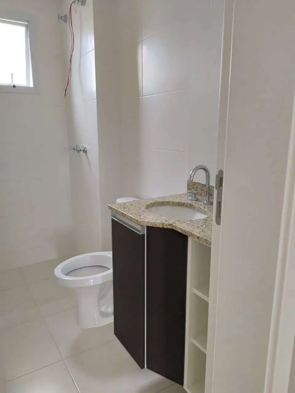 Apartamento de 3 dormitorios con 2 baños y balcón cerrado — photo 10