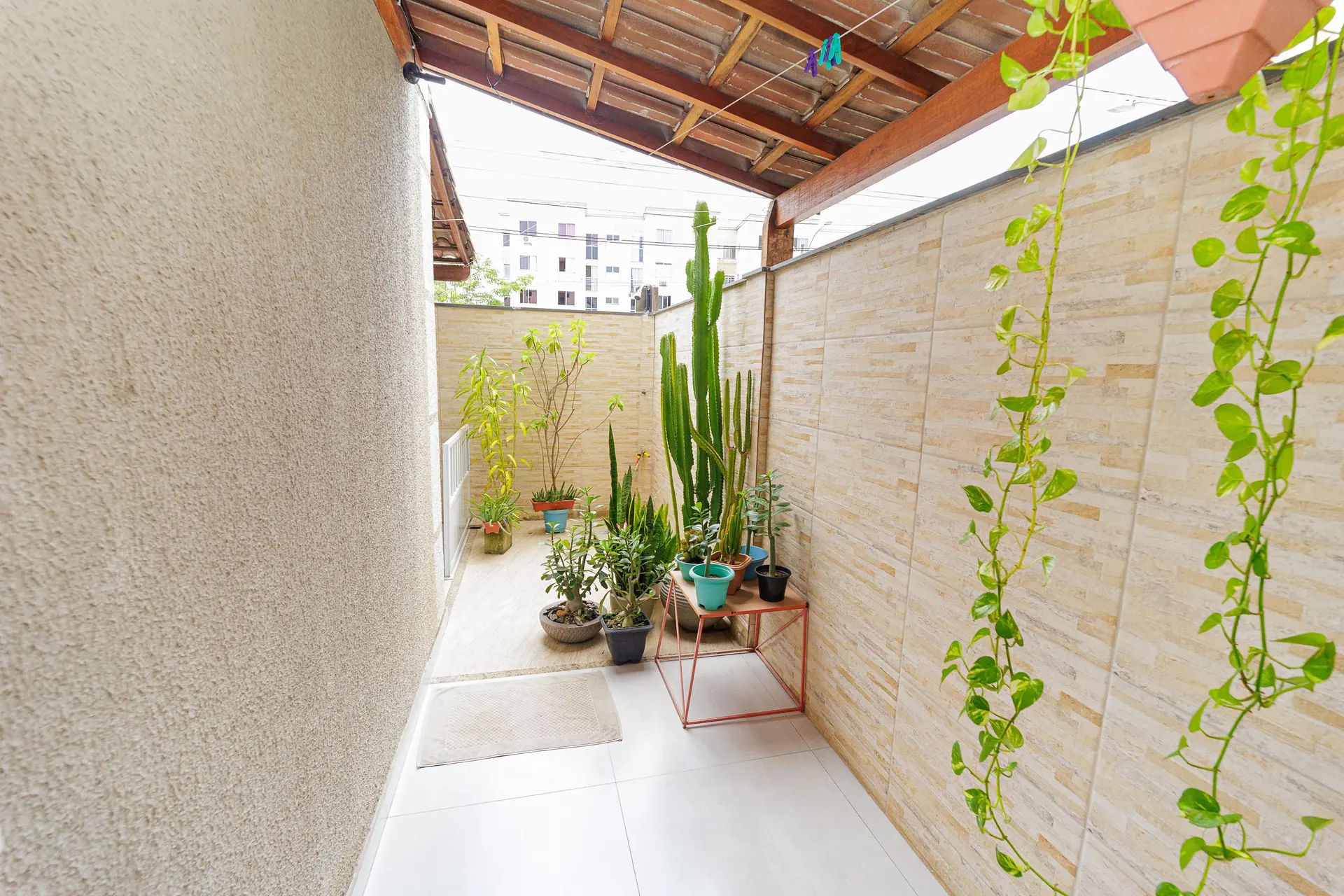 2-bedroom apartment in a building with a pool — photo 34